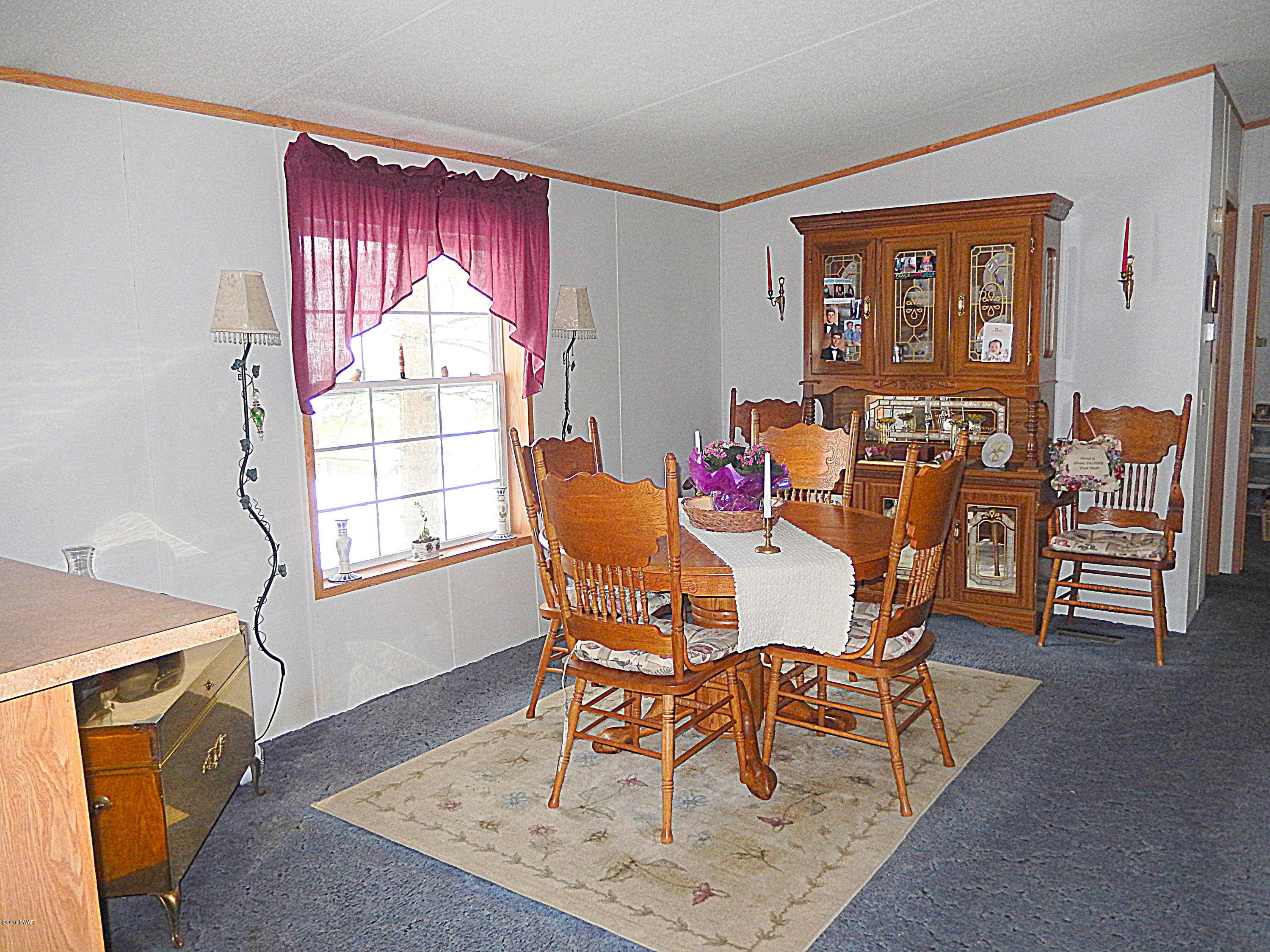 105 Spinnler Point Road Tafton, PA 18464 - Photo 13 of 37 dinina area