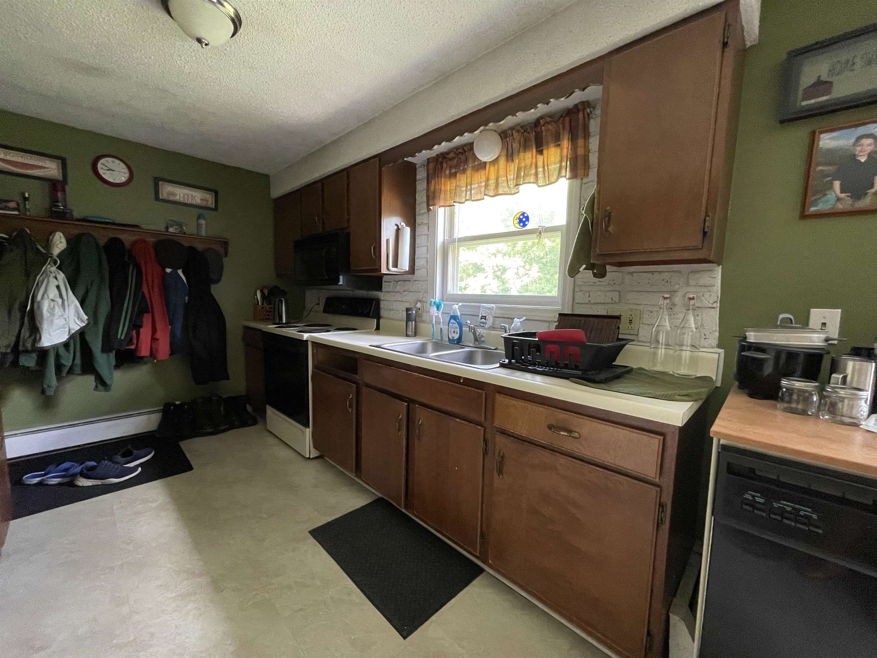 2 Haywood Avenue Rutland, VT 05701 - Photo 5 of 18