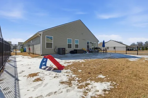 a house view with a outdoor space