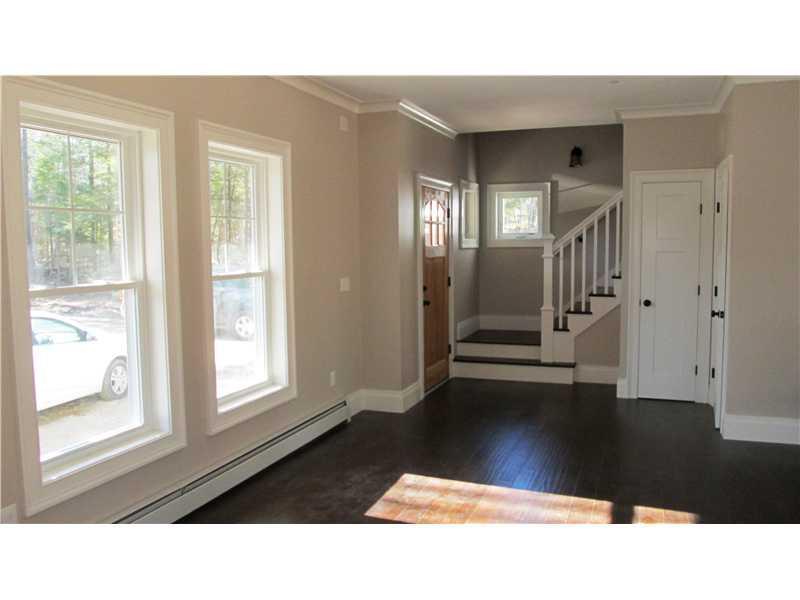 32 Newfield Road Freeport, ME 04032 - Photo 6 of 8 Family Room.