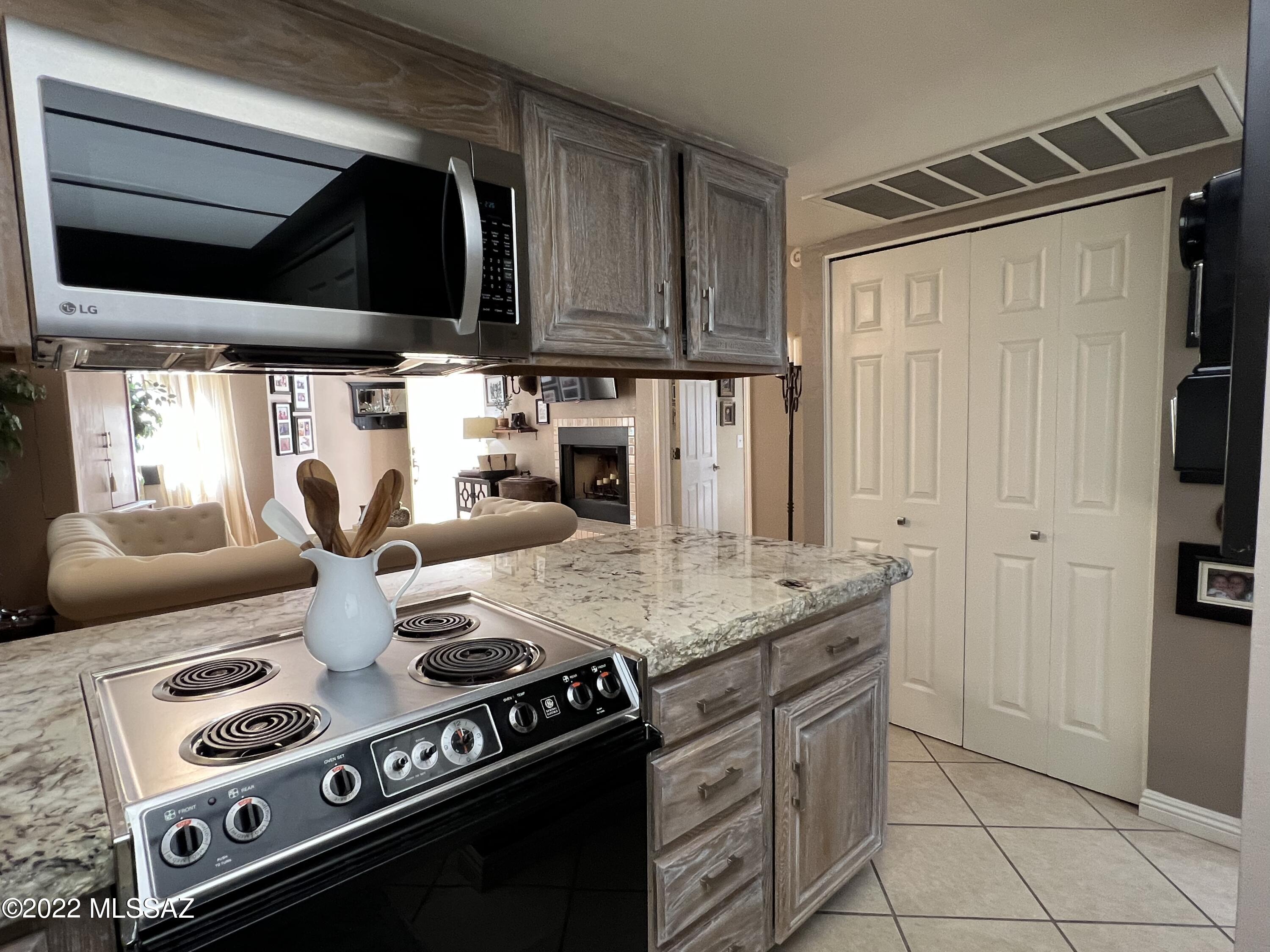1200 East River Road, Unit L154 Tucson, AZ 85718 - Photo 11 of 25