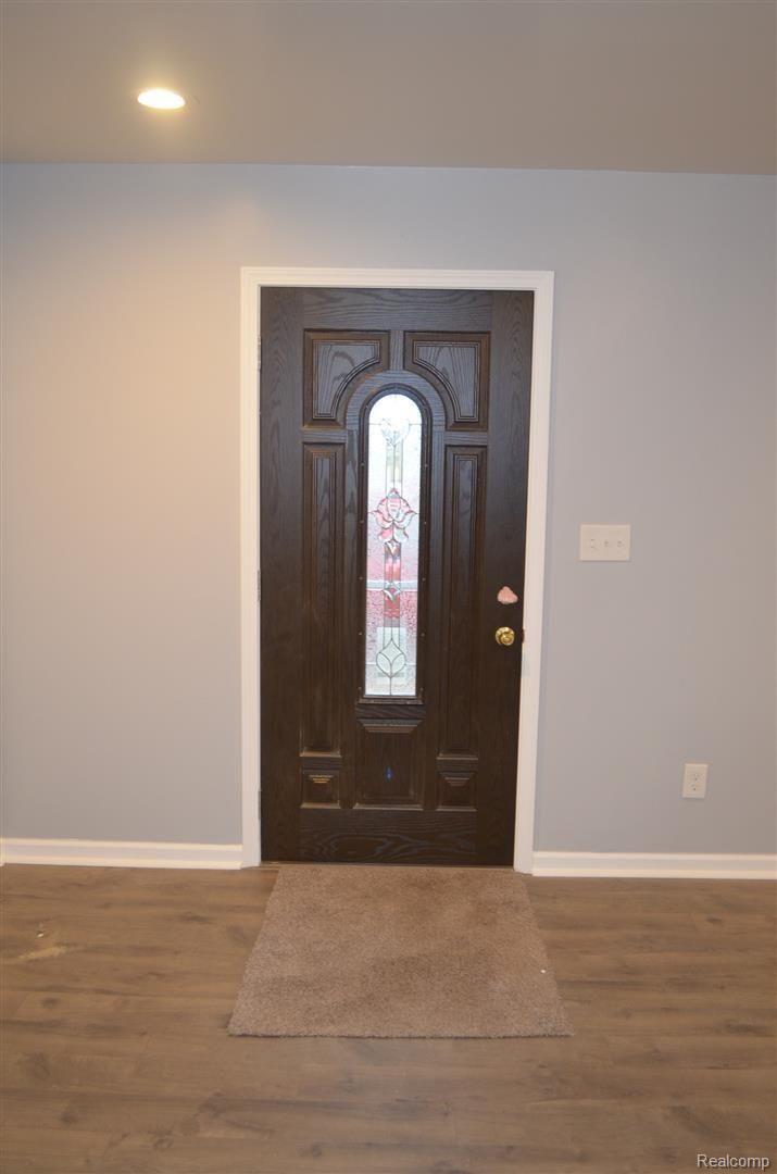 17565 Sumpter Road Belleville, MI 48111 - Photo 14 of 25 14.JPG