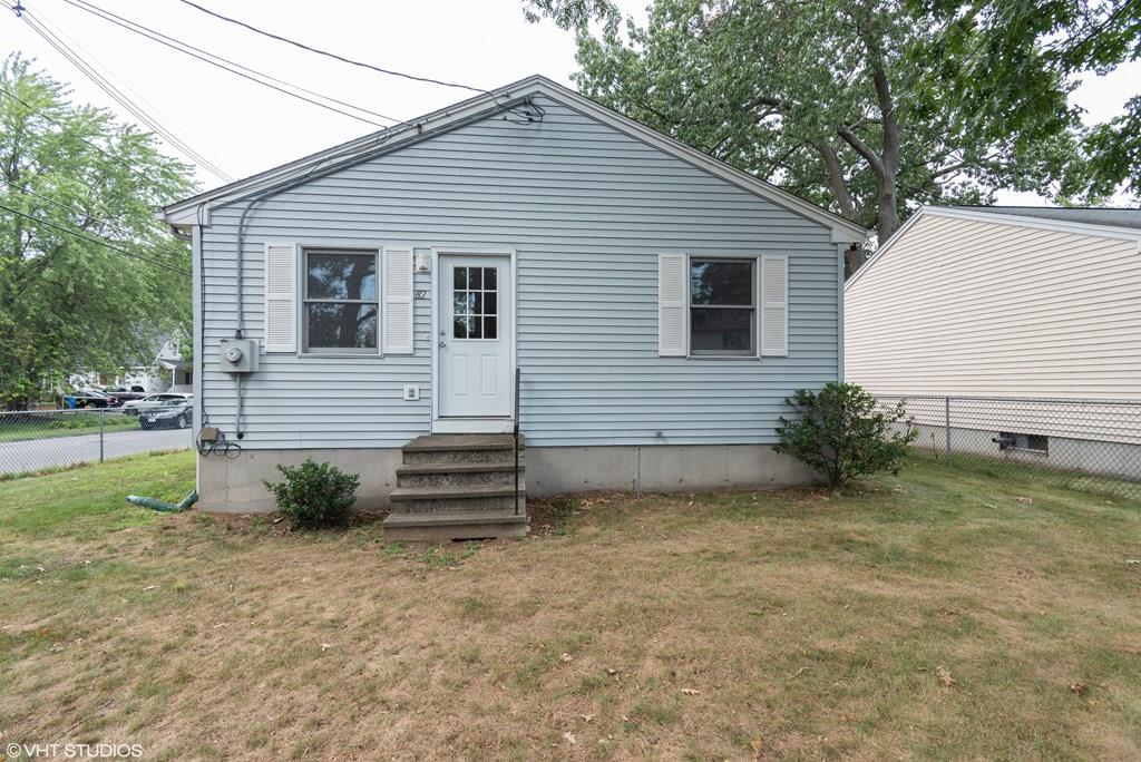 82 Fargo Street Springfield, MA 01119 - Photo 3 of 18