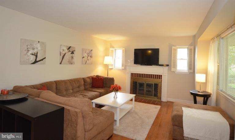 2205 Darrow Street Silver Spring, MD 20902 - Photo 18 of 21 Living Room