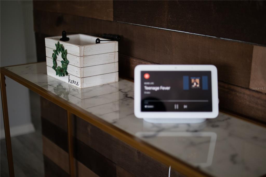 123 Oconee Street Lakeland, FL 33805 - Photo 8 of 25 a view of fireplace and wooden floor