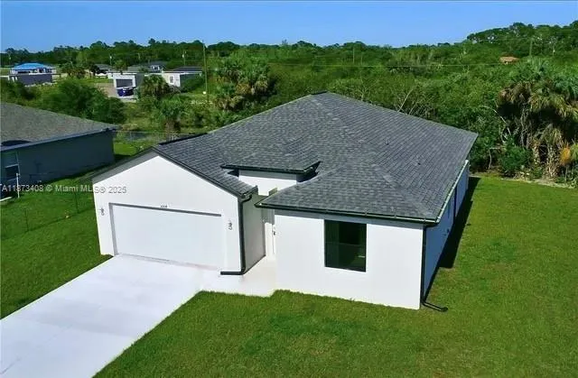 $2,250 | 8007 Vega Court, LaBelle, FL 33935