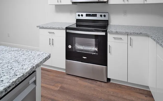 $2,250 | 8007 Vega Court, LaBelle, FL 33935