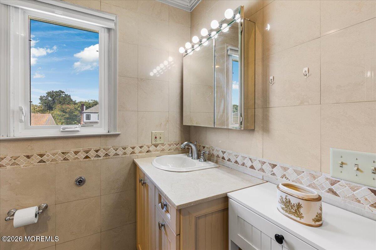 5 Ridge Road West Long Branch, NJ 07764 - Photo 30 of 53 30-Primary Bathroom