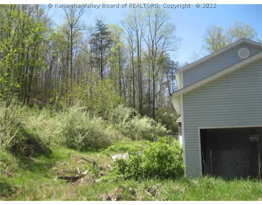 380 Three Mile Road Charleston, WV 25312 - Photo 4 of 16 Exterior Front.