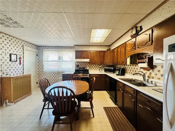 $130,000 | 156 West Washington Avenue, Elmira, NY 14901