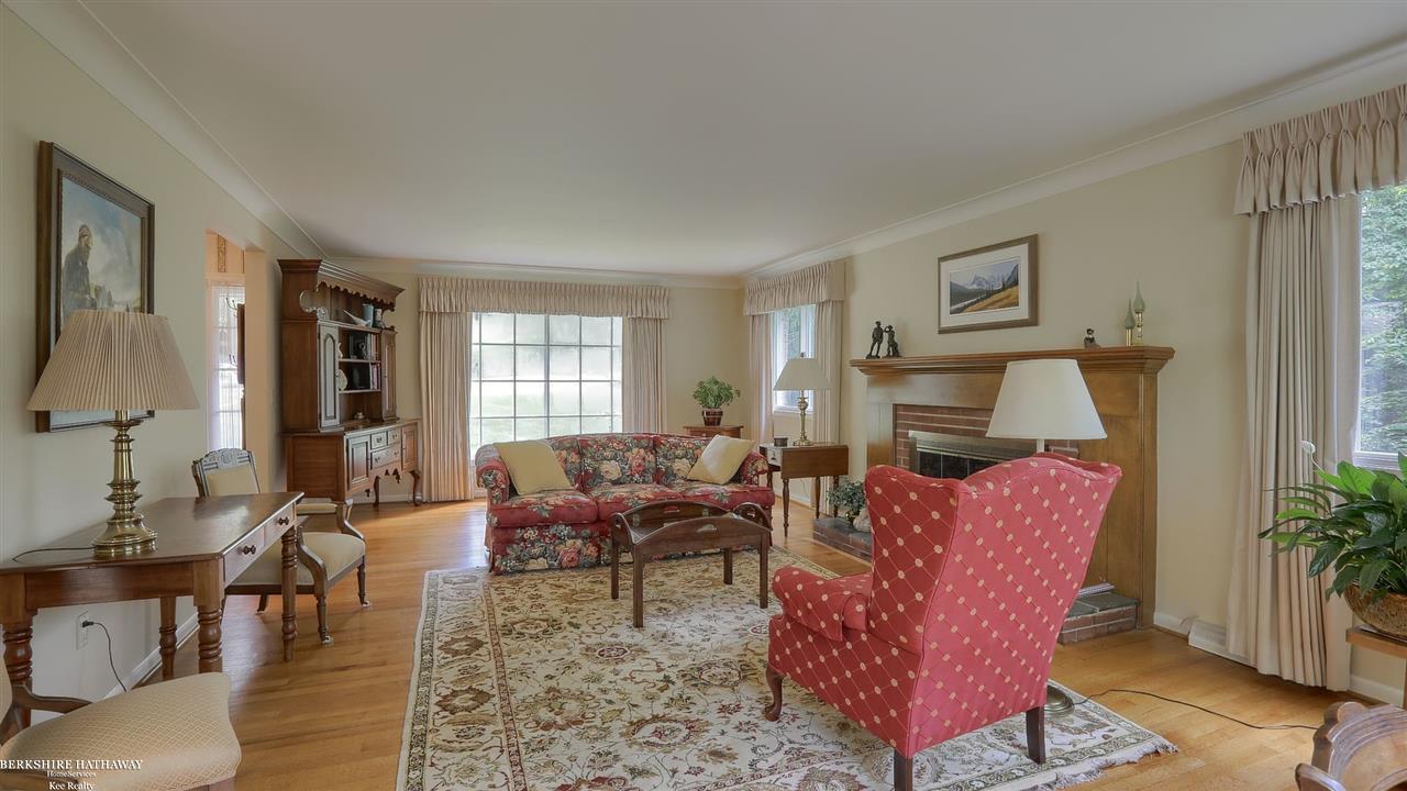 6010 Deguise Court Rochester Hills, MI 48306 - Photo 5 of 31
