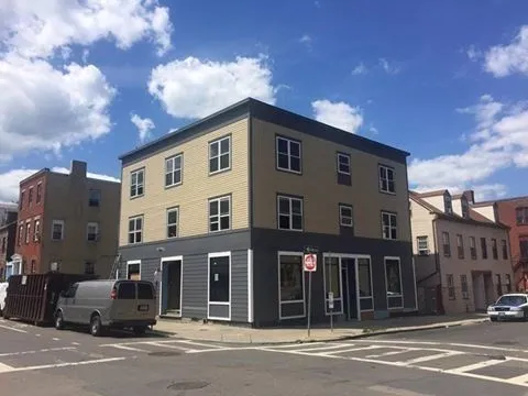 $3,950 | 108 Maverick Street, Unit 4, Boston, MA 02128