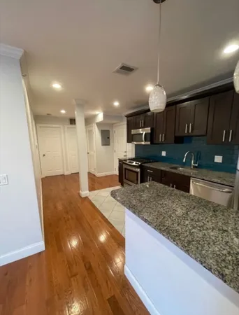$3,950 | 108 Maverick Street, Unit 4, Boston, MA 02128