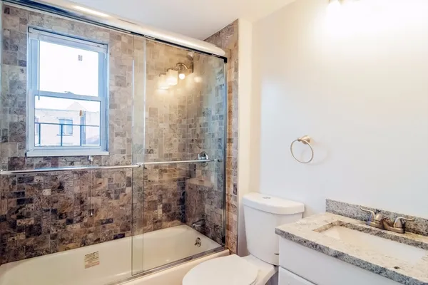 $3,950 | 108 Maverick Street, Unit 4, Boston, MA 02128