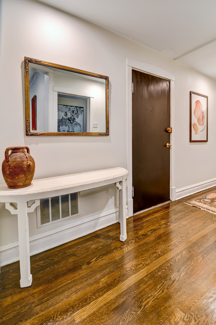 1447 West Warner Avenue, Unit 2W Chicago, IL 60613 - Photo 17 of 27