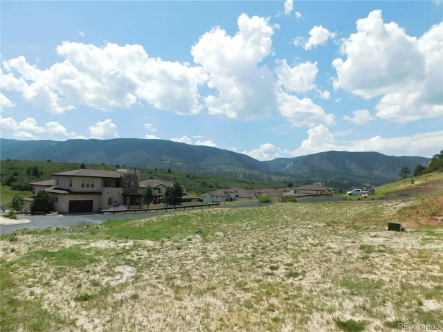 a view of a terrace with sky view
