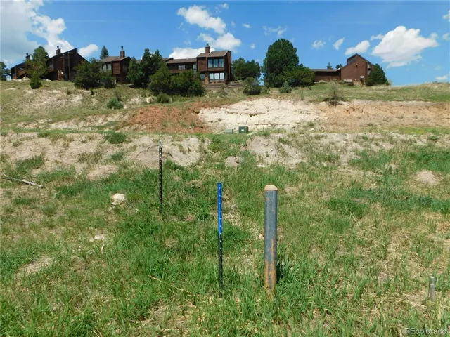 a view of a bird bath