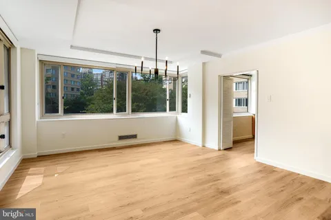 $480,000 | 4101 Cathedral Avenue Northwest, Unit 711, Washington, DC 20016