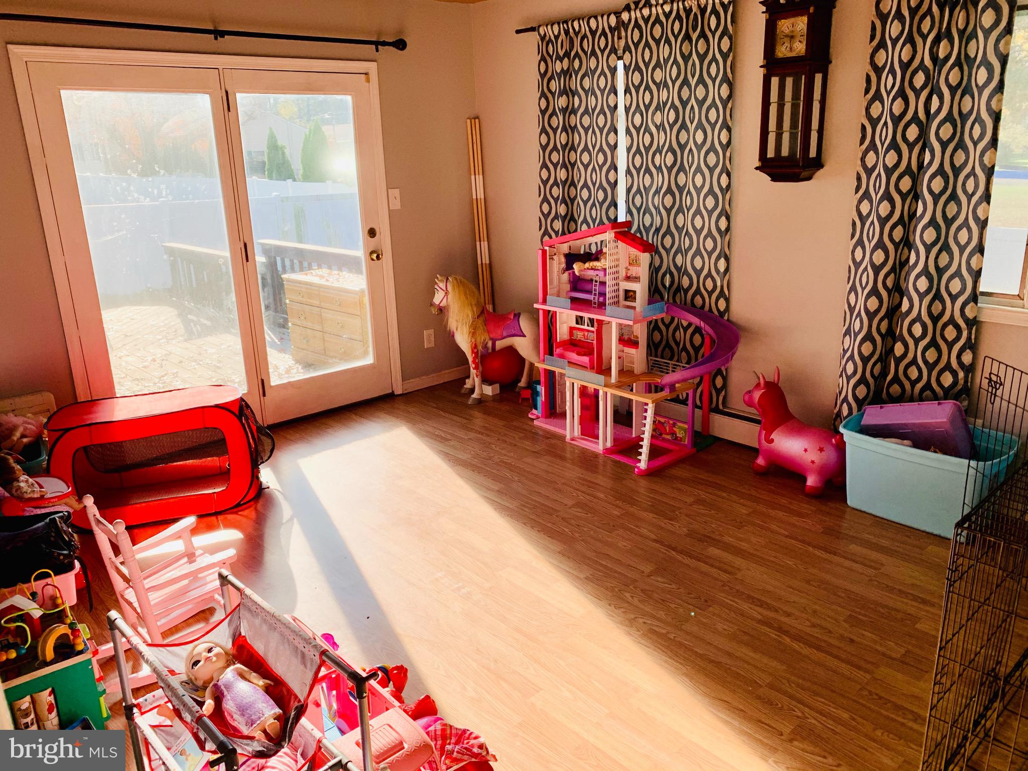 123 Rutgers Road Pennsville, NJ 08070 - Photo 14 of 36 Instead of a Dining Room, could use as a Playroom