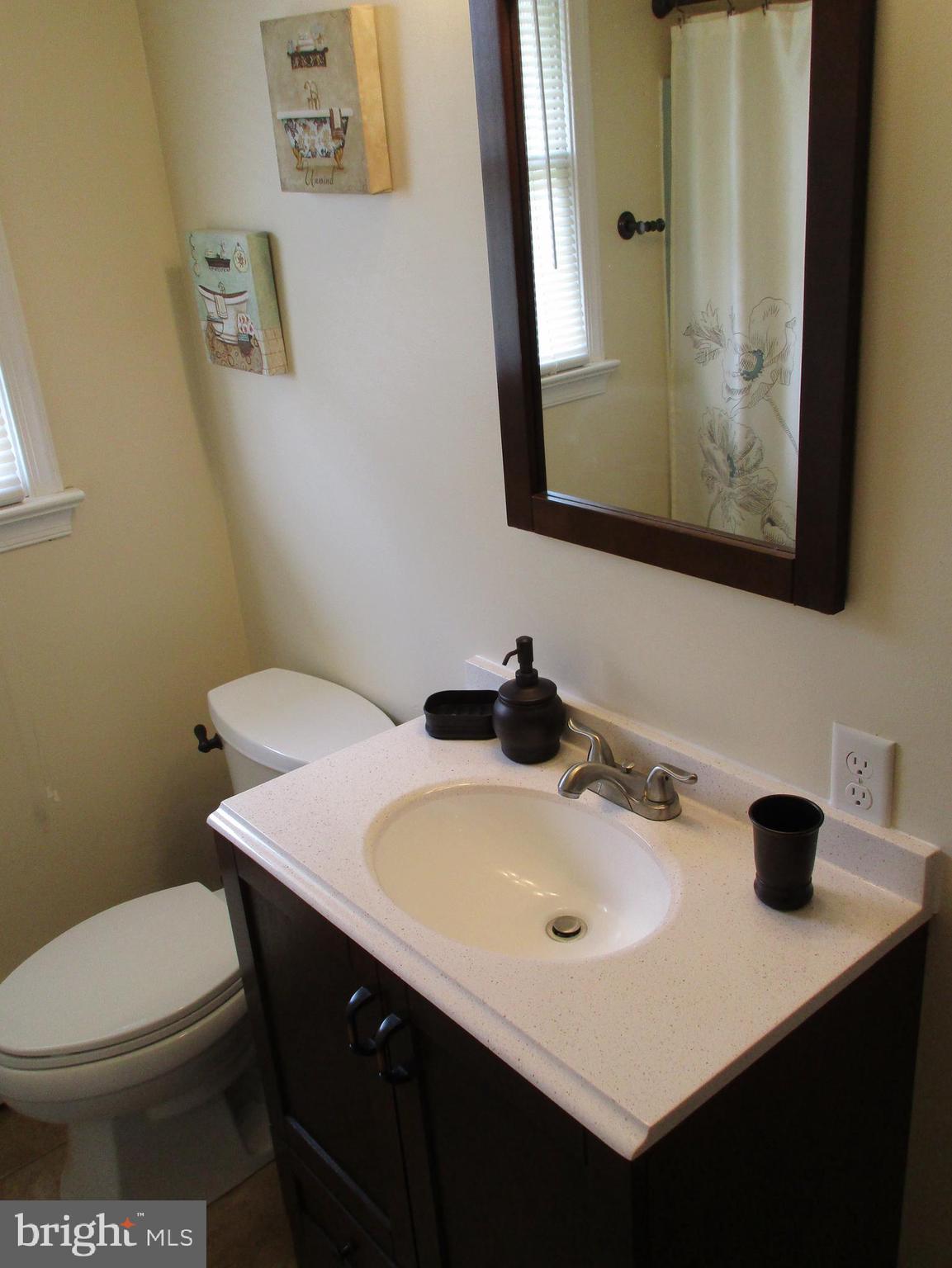 123 Rutgers Road Pennsville, NJ 08070 - Photo 16 of 36 Full Bath with Updated Vanity