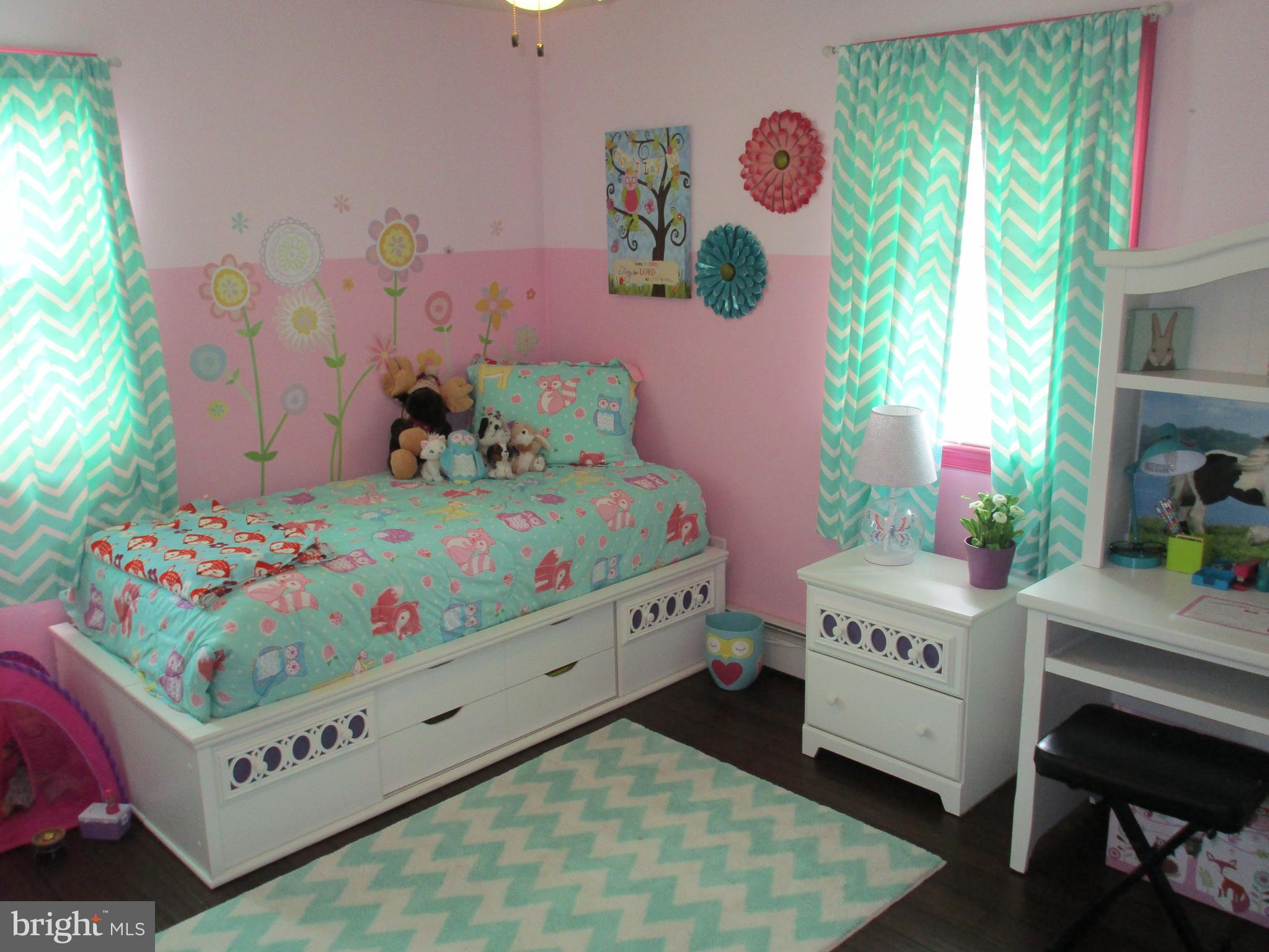 123 Rutgers Road Pennsville, NJ 08070 - Photo 18 of 36 Bedroom with Hardwood Floors