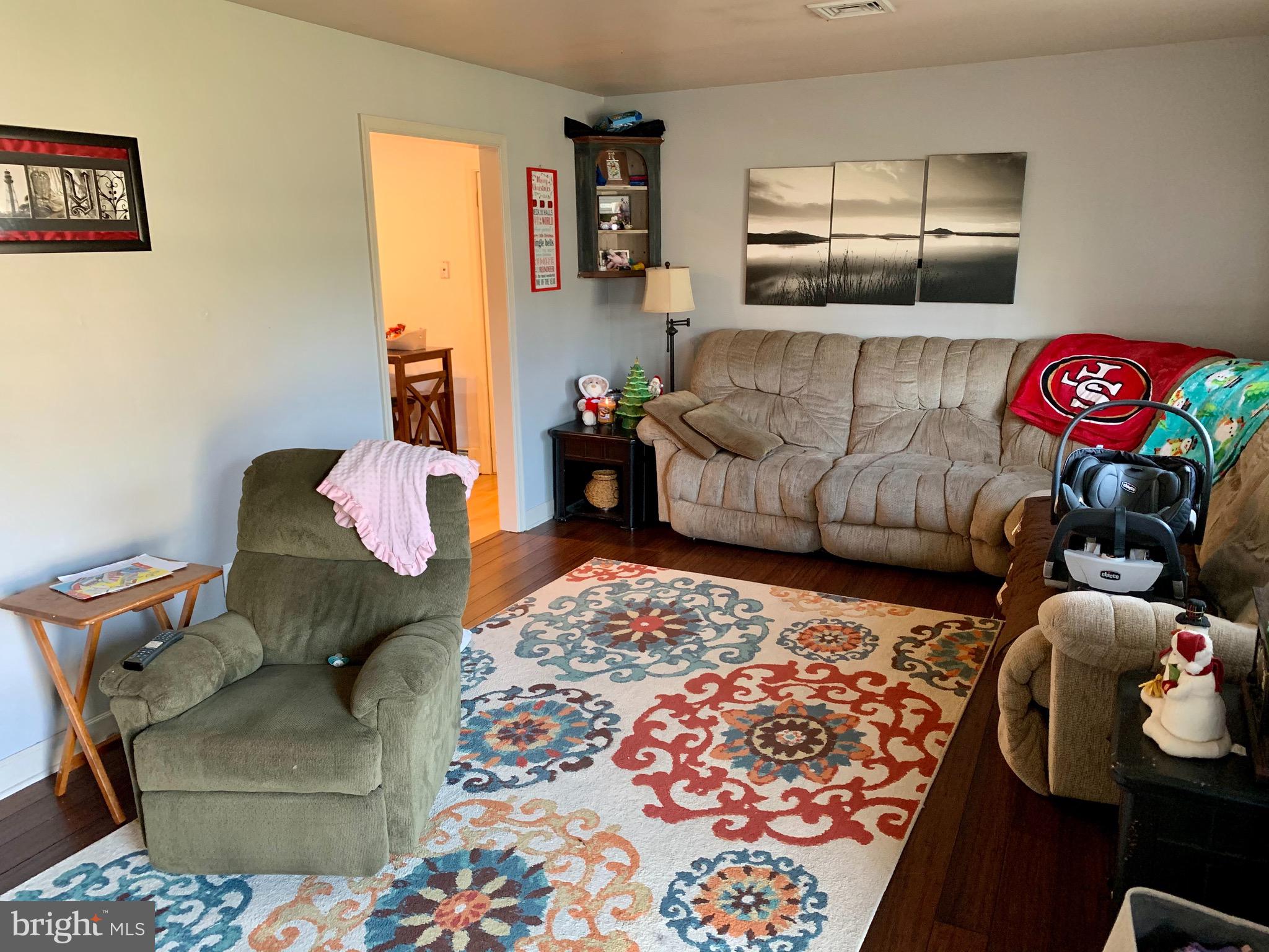 123 Rutgers Road Pennsville, NJ 08070 - Photo 7 of 36 Living Room (present day)