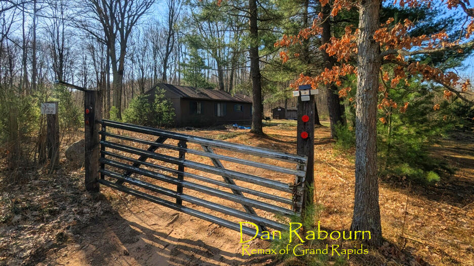5263 East 8 Mile Road Luther, MI 49656 - Photo 2 of 18 Gallery Image 2