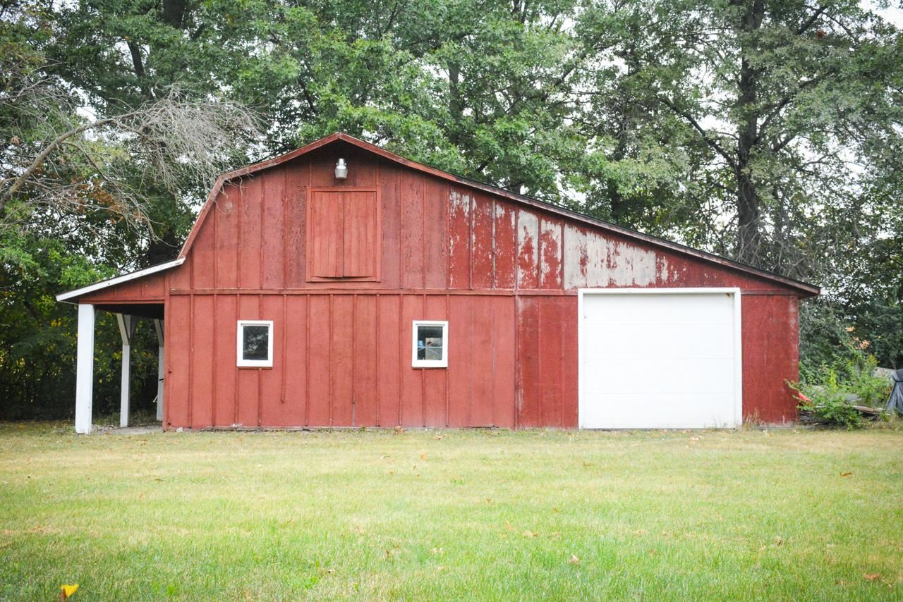 8909 Eby Road Fort Wayne, IN 46835 - Photo 2 of 34