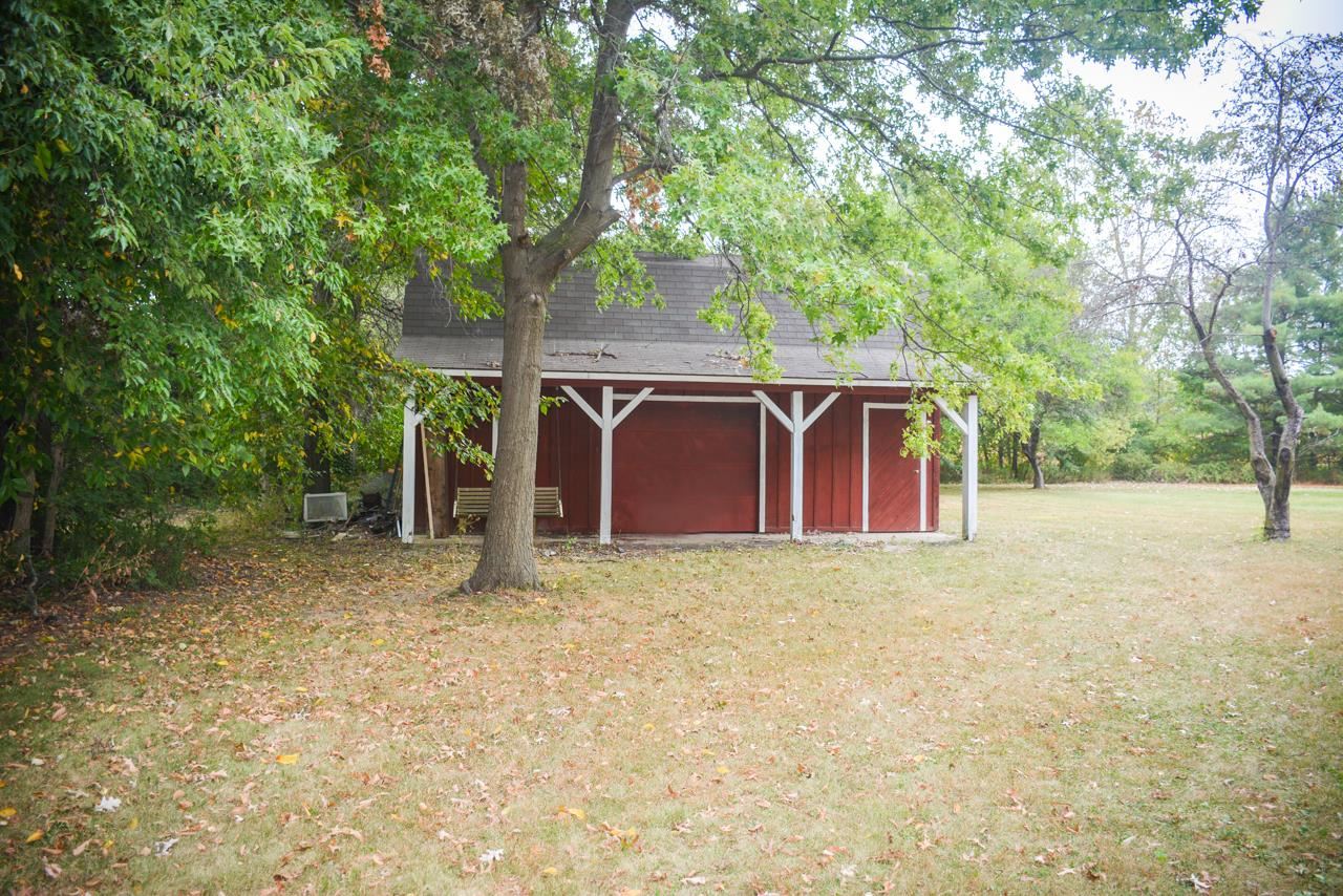 8909 Eby Road Fort Wayne, IN 46835 - Photo 3 of 34