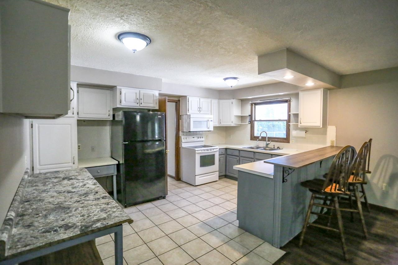 8909 Eby Road Fort Wayne, IN 46835 - Photo 4 of 34