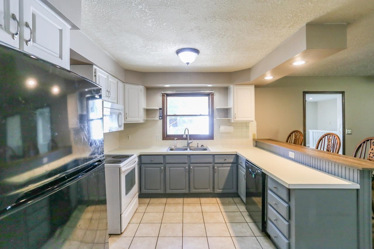 8909 Eby Road Fort Wayne, IN 46835 - Photo 6 of 34