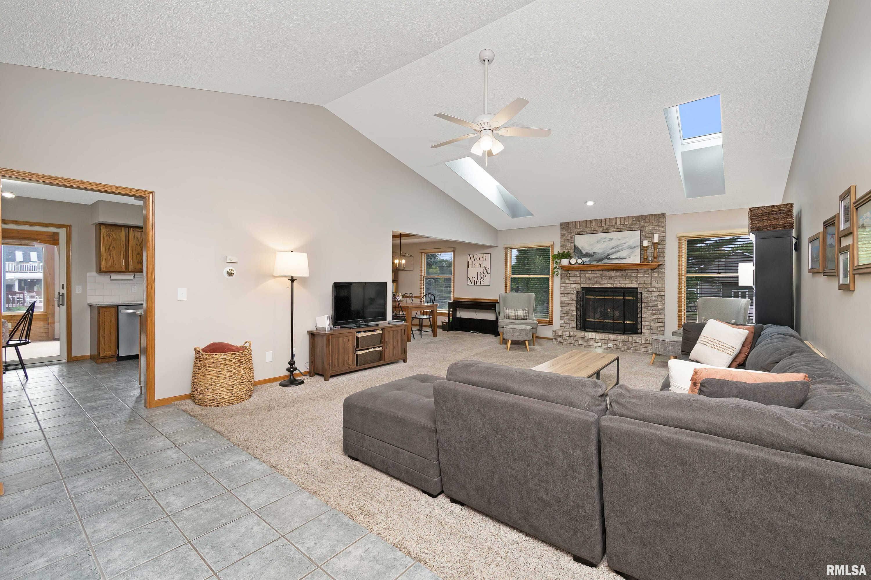 3564 Deertrail Road Bettendorf, IA 52722 - Photo 4 of 31 Gallery Image 4