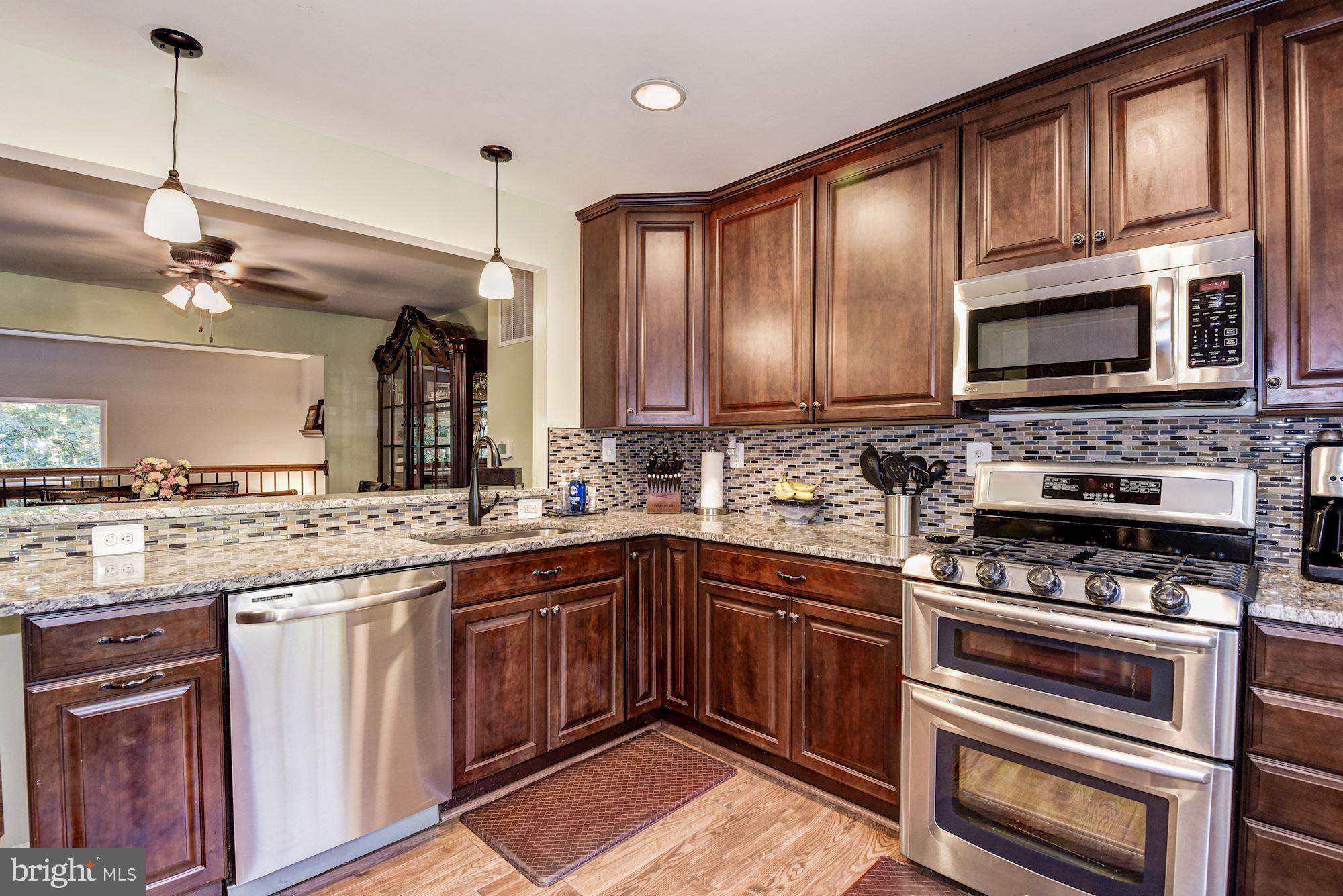 2410 Wanda Way Reston, VA 20191 - Photo 6 of 28 Kitchen