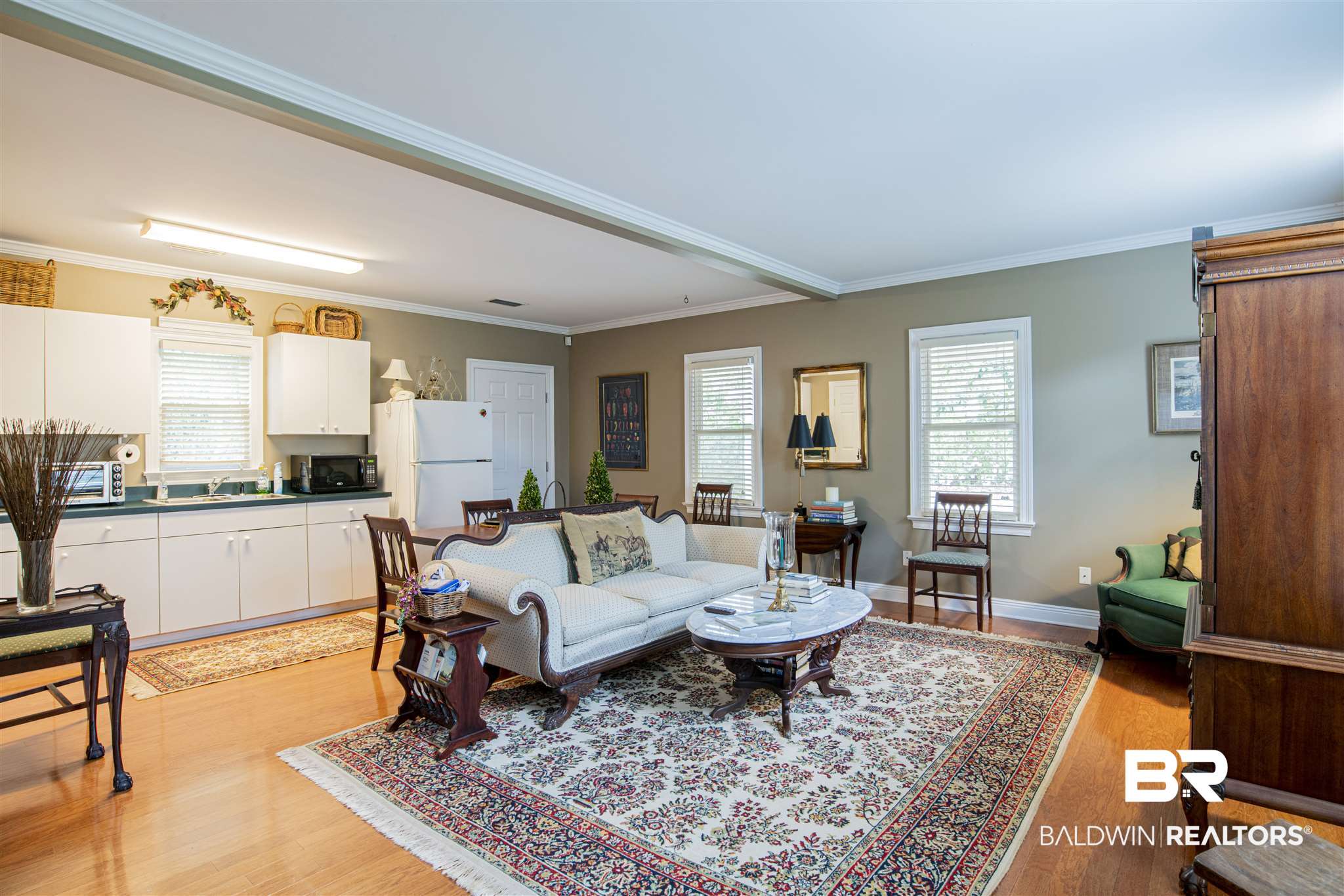 23751 2nd Street Fairhope, AL 36532 - Photo 43 of 50 Guest House Living Area