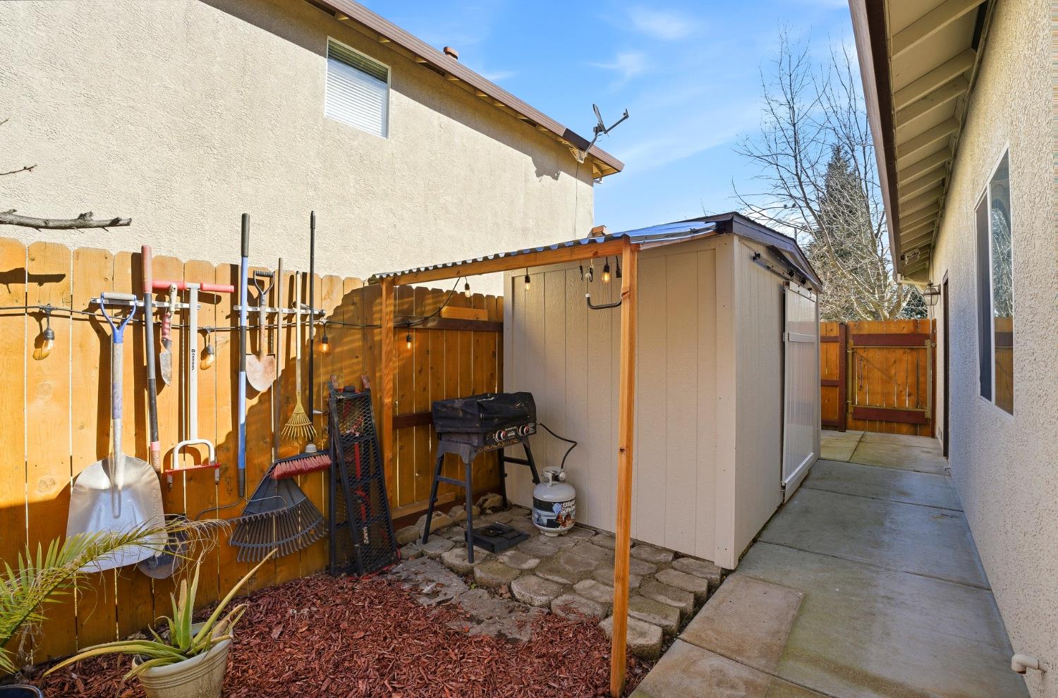 3368 Verdeca Way Rancho Cordova, CA 95670 - Photo 37 of 44