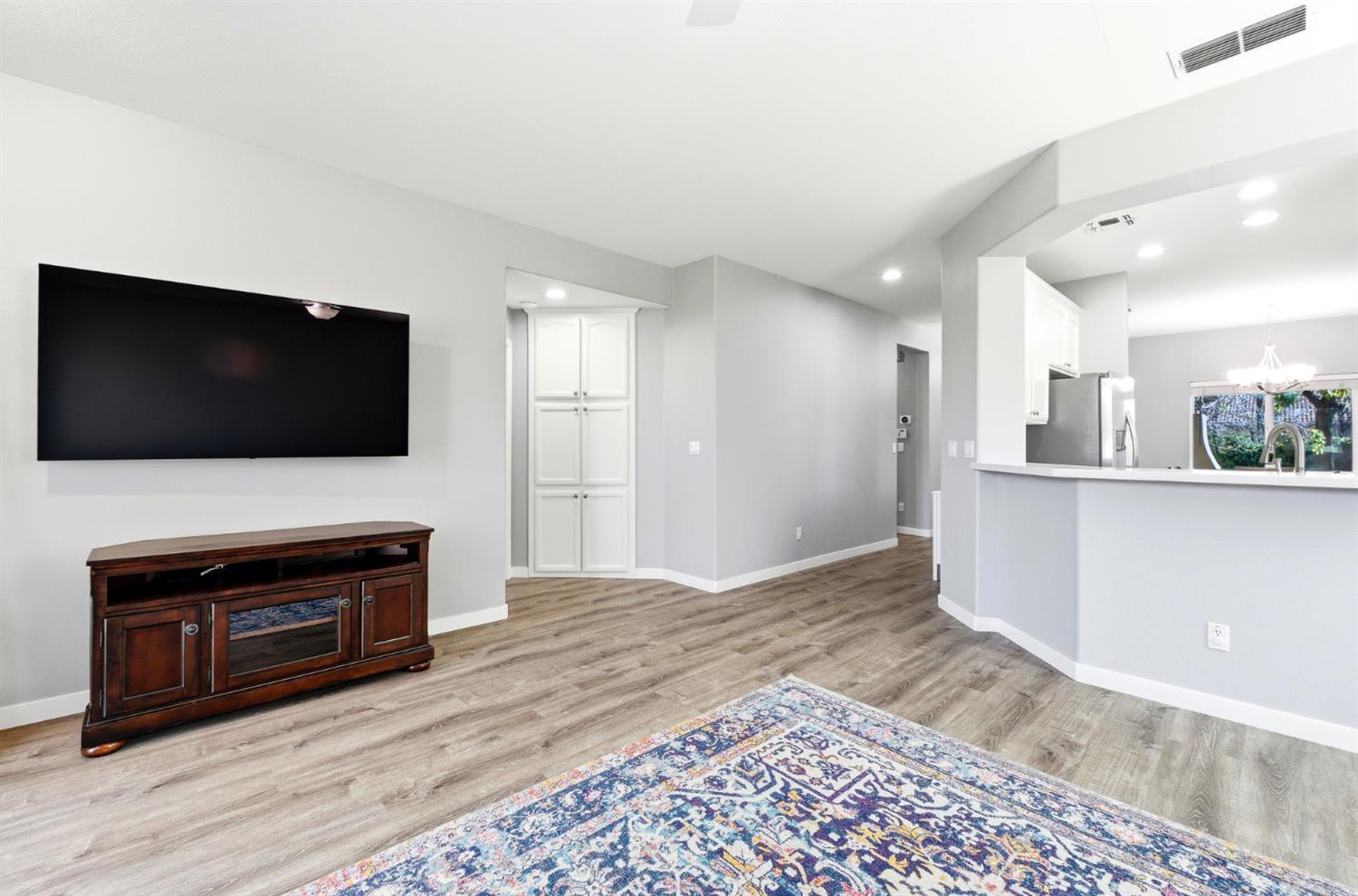 3368 Verdeca Way Rancho Cordova, CA 95670 - Photo 9 of 44