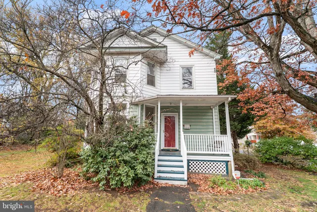 $3,500 | 4230 31st Street, Mount Rainier, MD 20712