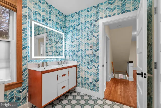 $3,500 | 4230 31st Street, Mount Rainier, MD 20712