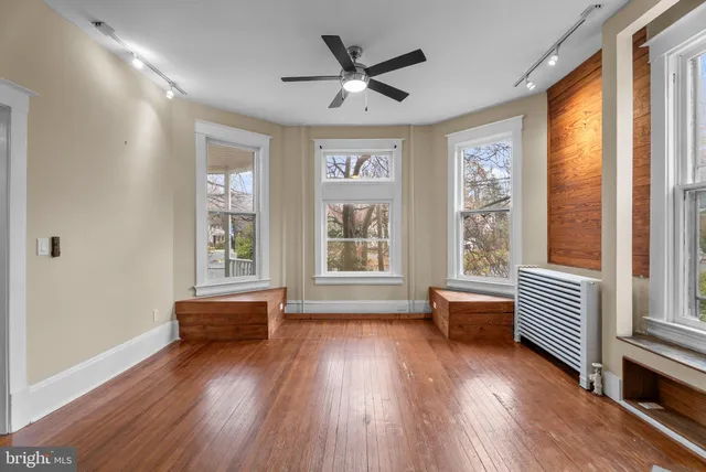 $3,500 | 4230 31st Street, Mount Rainier, MD 20712