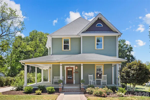 $549,900 | 207 West Academy Street, Cherryville, NC 28021