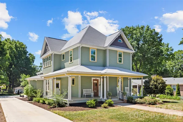 $549,900 | 207 West Academy Street, Cherryville, NC 28021