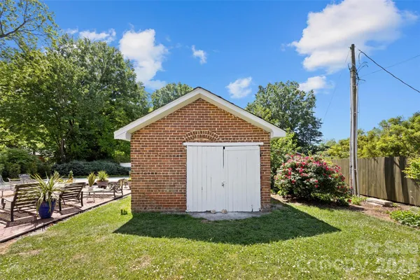 $549,900 | 207 West Academy Street, Cherryville, NC 28021