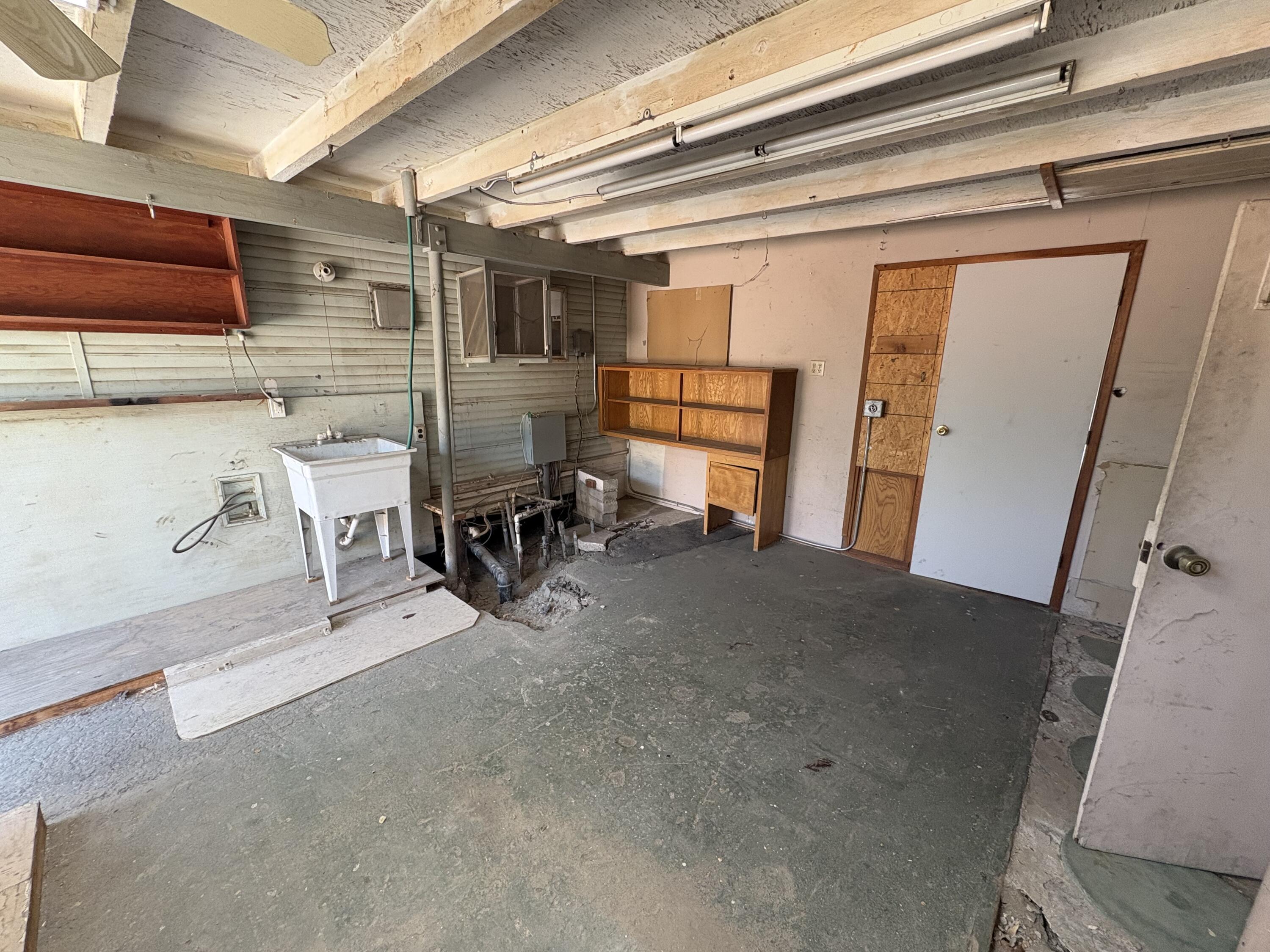 70260 Highway 111, Unit 148 Rancho Mirage, CA 92270 - Photo 35 of 36 a view of a storage & utility room