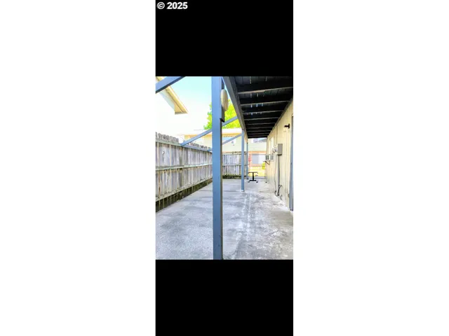 $649,000 | 587 West Berdine Street, Roseburg, OR 97471