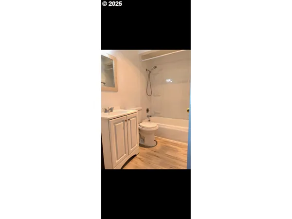 $649,000 | 587 West Berdine Street, Roseburg, OR 97471