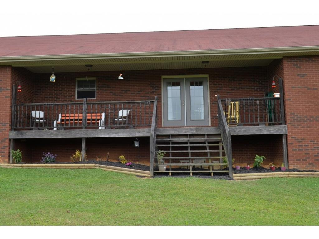 670 Dunlap Road Kingsport, TN 37663 - Photo 10 of 36 Covered back deck off Kitchen