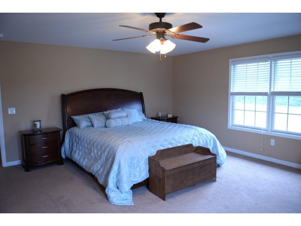 670 Dunlap Road Kingsport, TN 37663 - Photo 14 of 36 Huge Master Suite