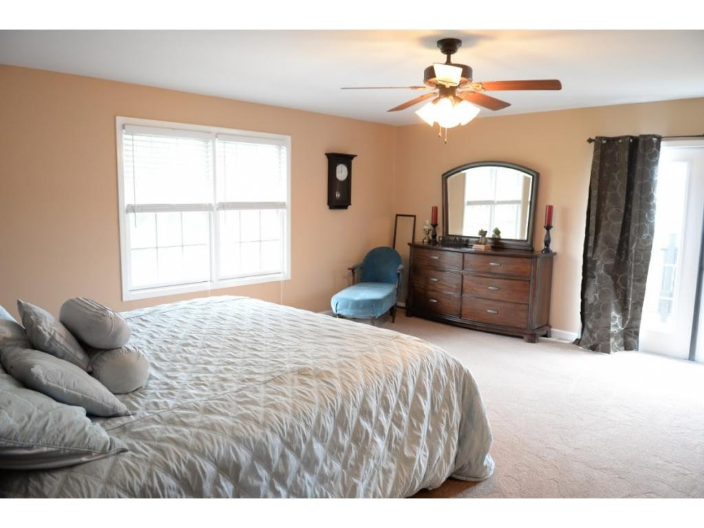670 Dunlap Road Kingsport, TN 37663 - Photo 15 of 36 Huge Master Suite