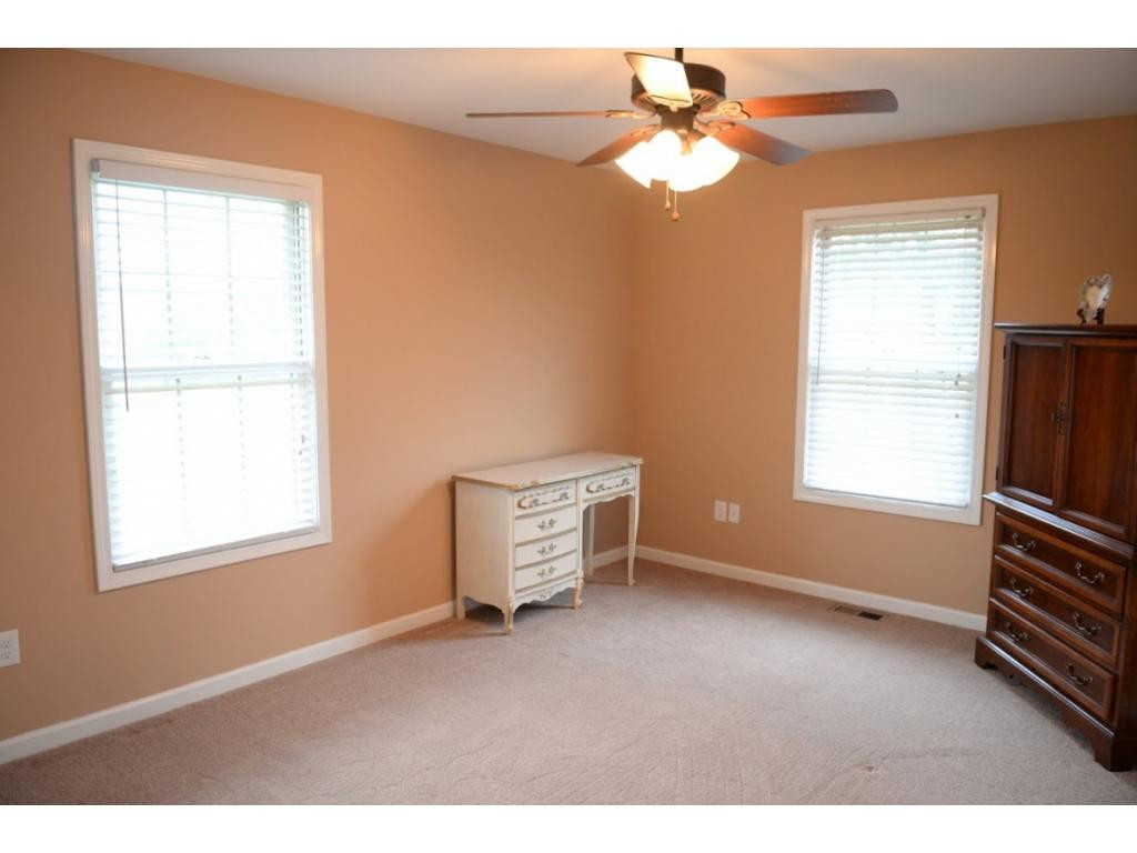 670 Dunlap Road Kingsport, TN 37663 - Photo 18 of 36 Bedroom 2