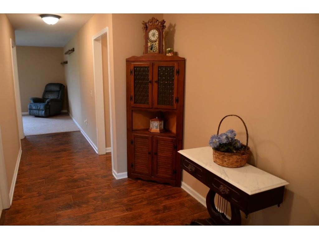 670 Dunlap Road Kingsport, TN 37663 - Photo 20 of 36 Hallway to Den